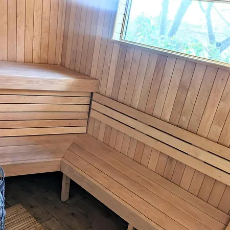 Lägenhet Luxurious, Spacious Apartment, Sauna Included *