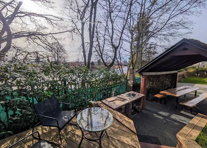 Luxurious, Spacious Apartment, Sauna Included Apartment *